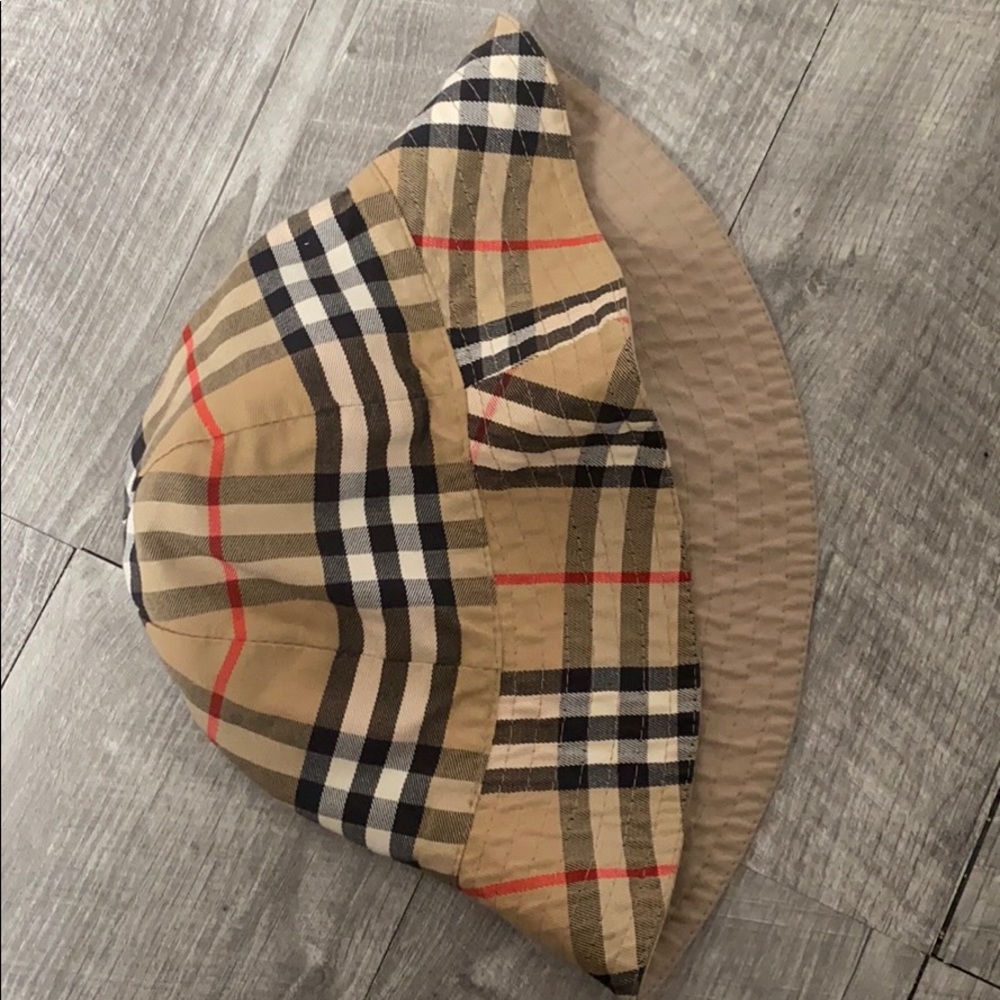 Vintage Burberry bucket hat